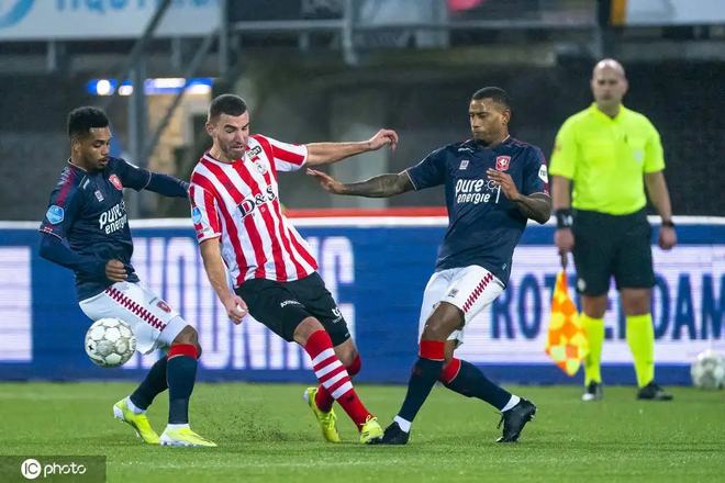 爱德华兹 爱德华兹